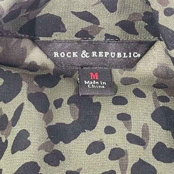 Rock and Republic Women's Button-up Animal Print Polyester Shirt Size M - Picture 8 of 15